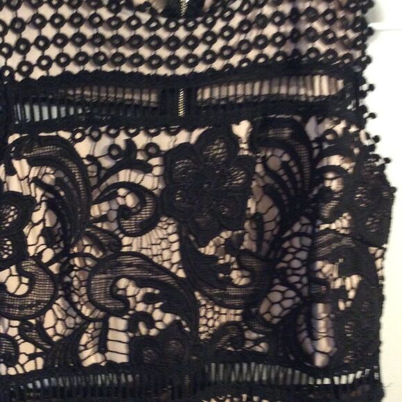 Gorgeous black corcheted dress peek a boos Large L lined stretch sleeveless - Picture 2 of 7